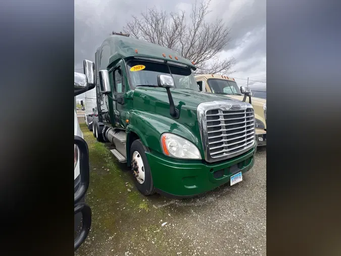 2019 FREIGHTLINER/MERCEDES CASCADIA 125