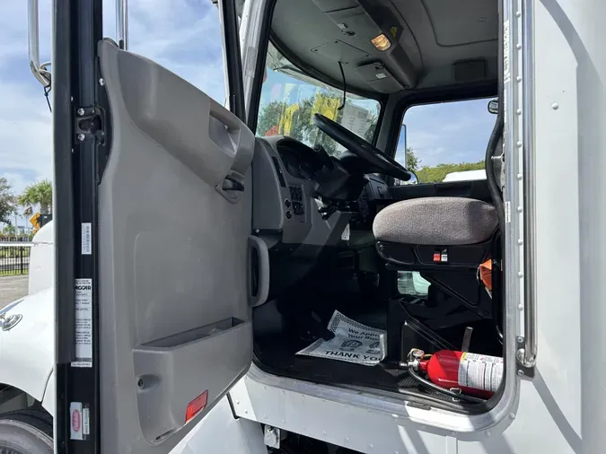 2020 Peterbilt 337