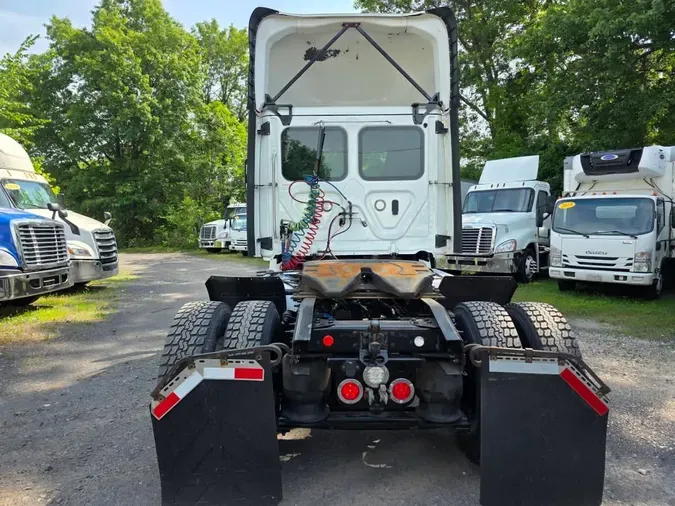 2019 FREIGHTLINER NEW CASCADIA 126