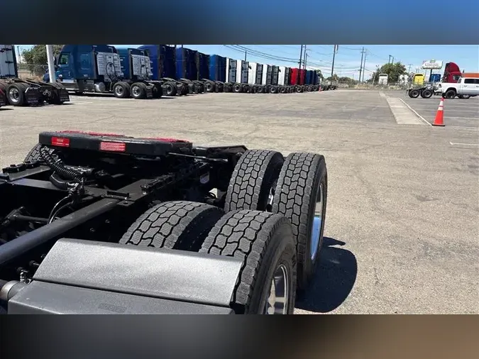 2022 FREIGHTLINER CA116