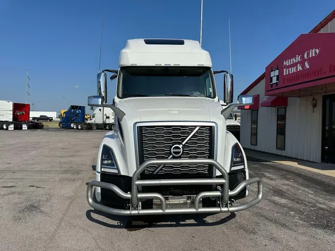 2020 VOLVO VNL64T760