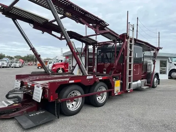 2021 Peterbilt 389