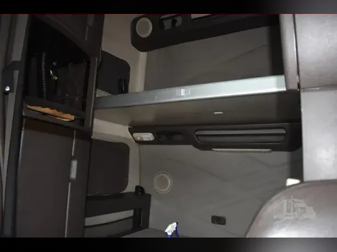2018 VOLVO VNL64T780