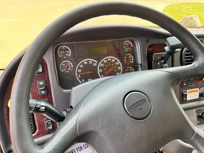 2019 Freightliner Business Class M2 106