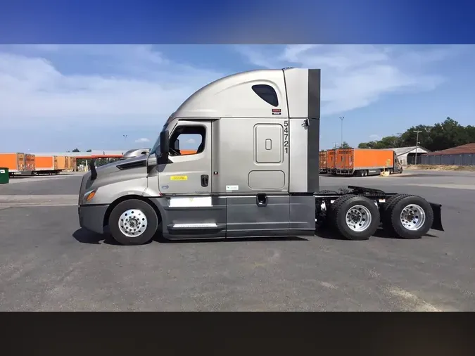 2023 Freightliner Cascadia 126