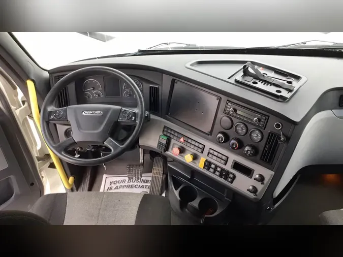 2022 Freightliner Cascadia 126051c5a467ad8f54f2fa0efab138f8449