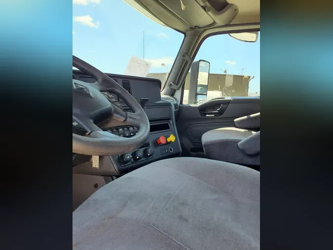 2019 NAVISTAR INTERNATIONAL LT625 DAYCAB T/A