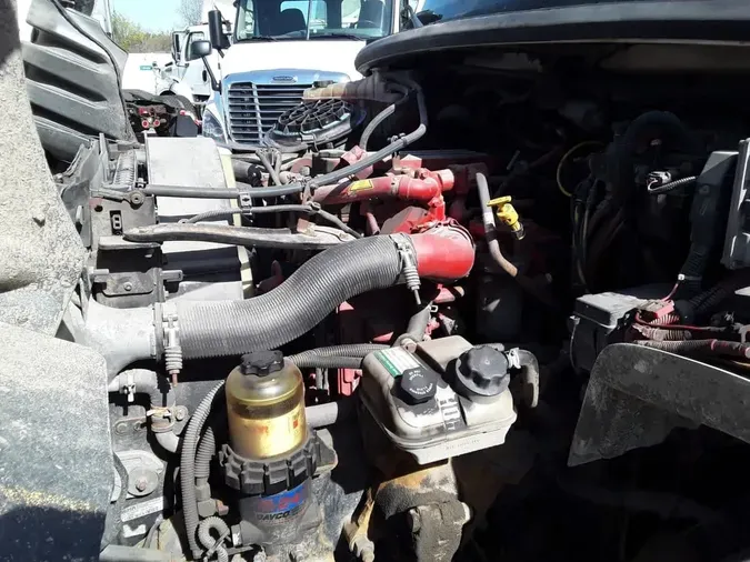 2017 FREIGHTLINER M2 106