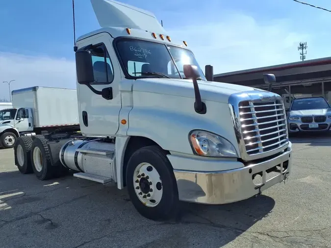 2019 FREIGHTLINER/MERCEDES CASCADIA 125