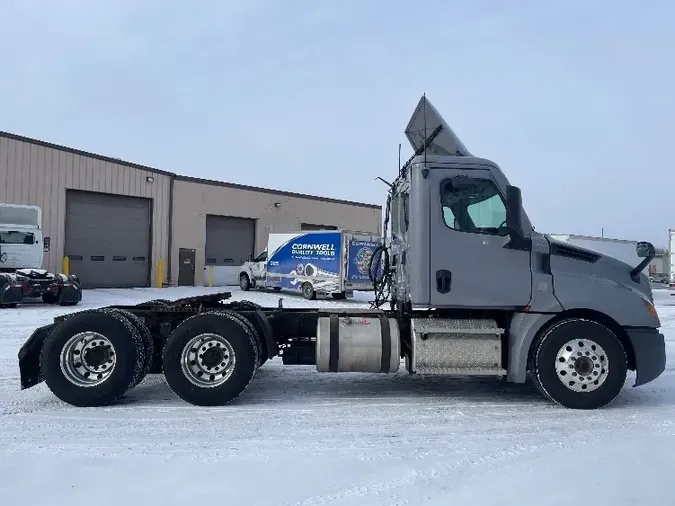 2018 Freightliner T12664ST