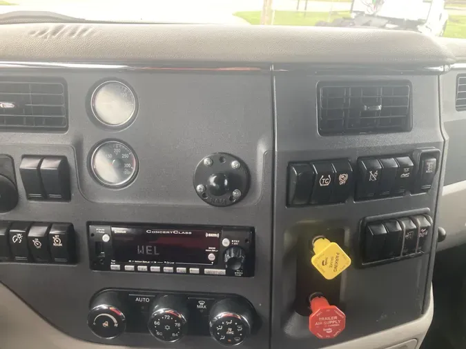2022 Peterbilt 579