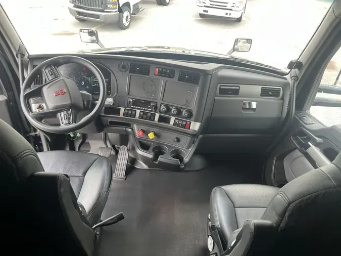 2022 Kenworth T880