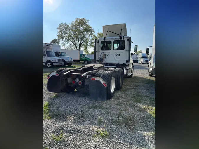 2018 FREIGHTLINER/MERCEDES CASCADIA 113