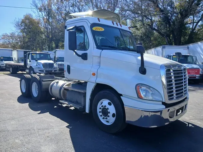 2018 FREIGHTLINER/MERCEDES CASCADIA 125