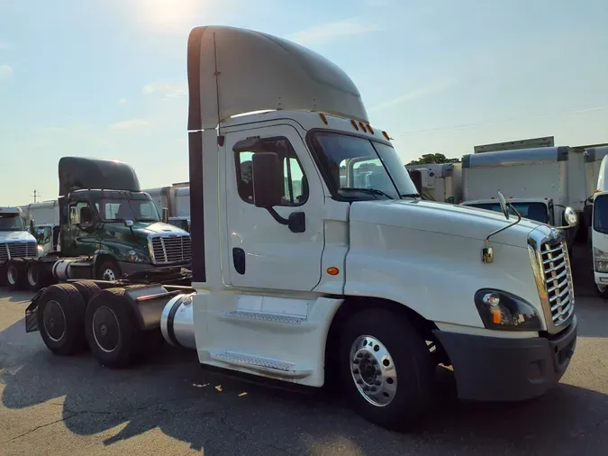 2019 FREIGHTLINER/MERCEDES CASCADIA 125