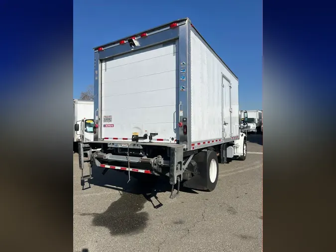 2018 FREIGHTLINER/MERCEDES M2 106