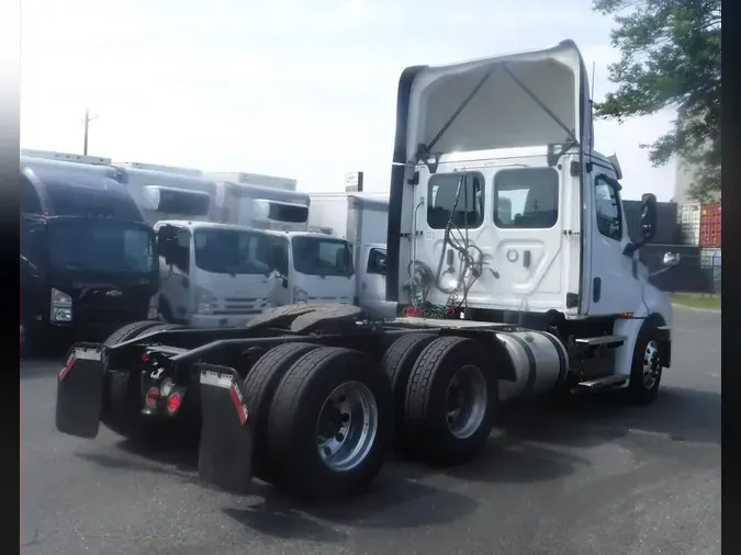 2019 FREIGHTLINER NEW CASCADIA PX12664