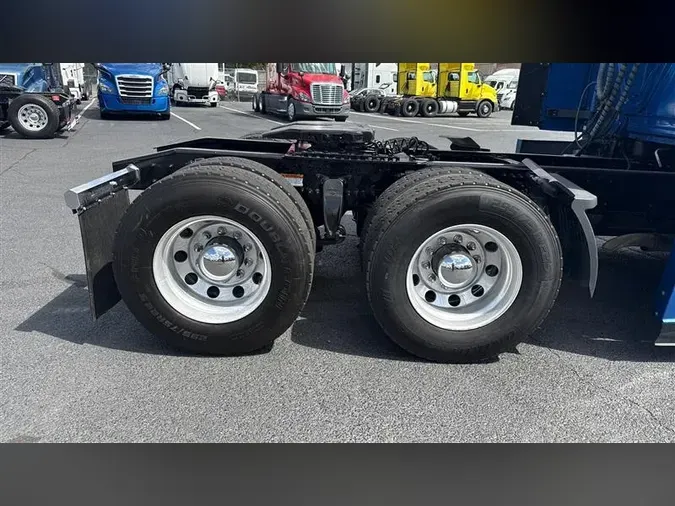 2021 FREIGHTLINER CA126