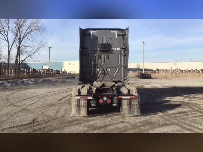 2022 Freightliner Cascadia 126