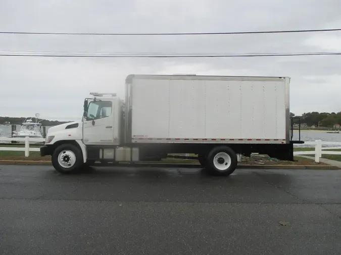 2017 HINO 268