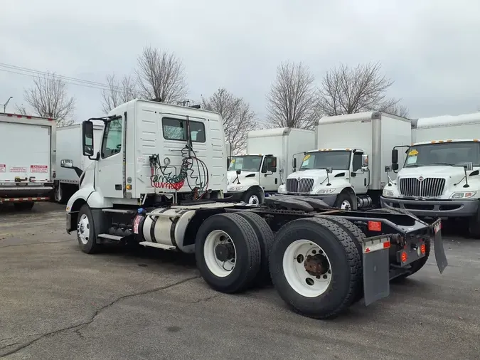 2019 VOLVO VNL64T-300