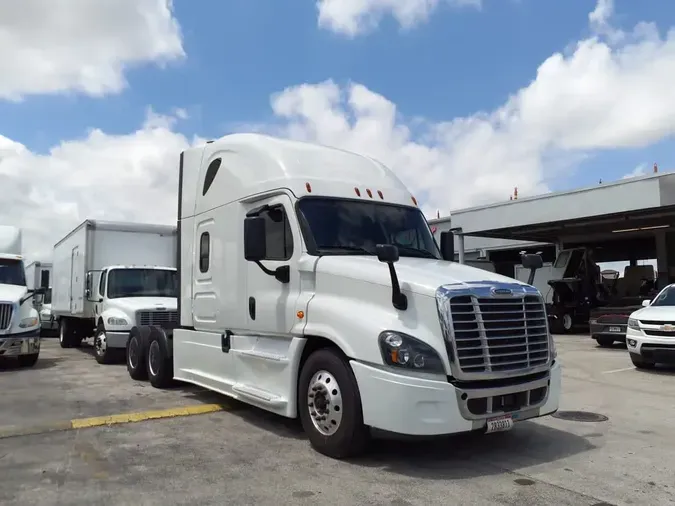 2019 FREIGHTLINER CASCADIA 125