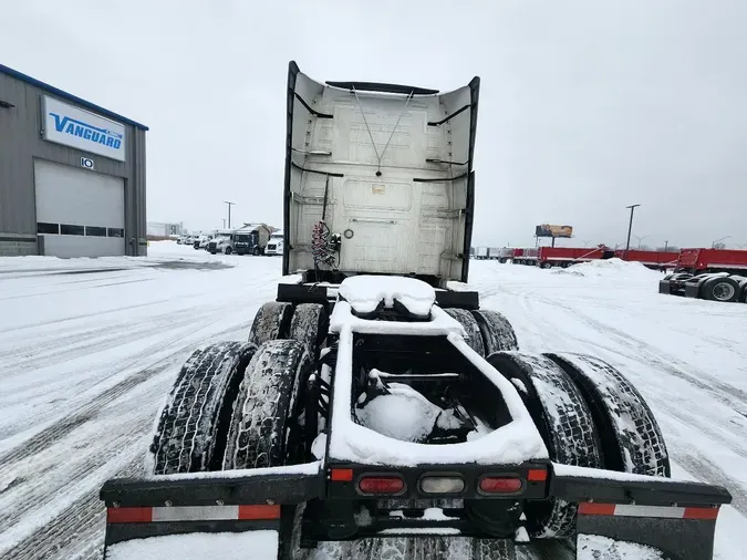 2022 VOLVO VNL64T760