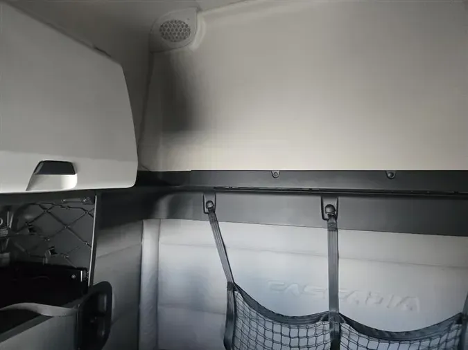 2020 FREIGHTLINER CA126