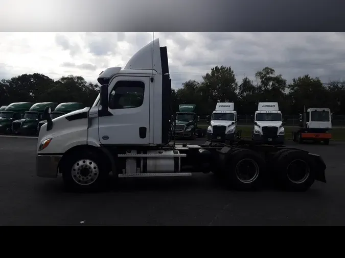 2020 Freightliner Cascadia 126