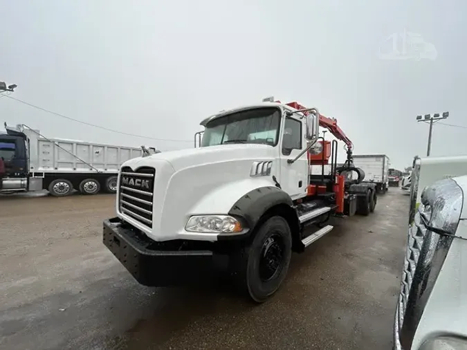 2009 MACK GRANITE GU813