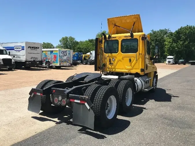 2018 Freightliner X12564ST