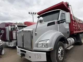 2016 KENWORTH T880