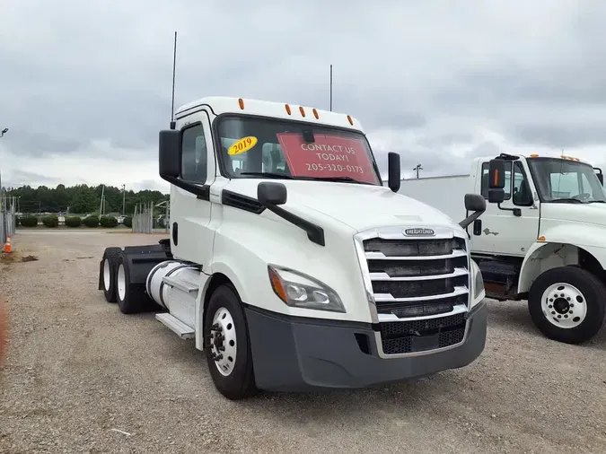 2019 FREIGHTLINER NEW CASCADIA PX12664
