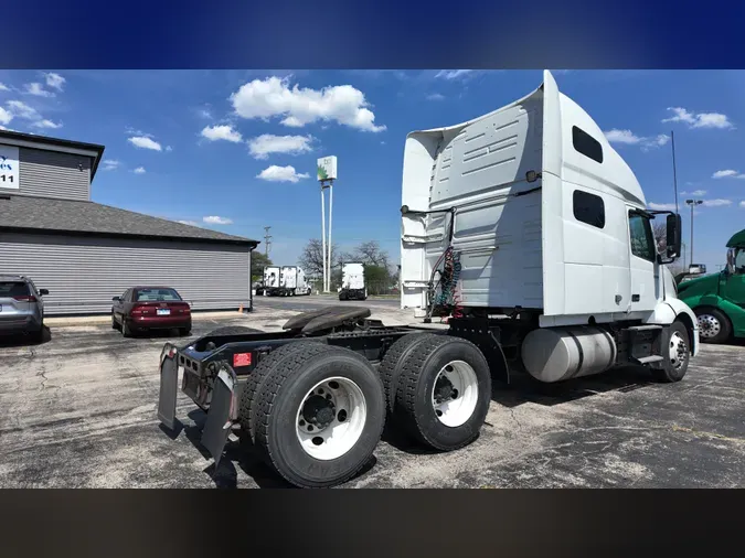 2019 VOLVO VNL64T760