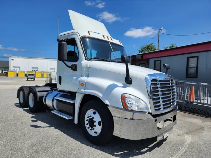 2017 FREIGHTLINER/MERCEDES CASCADIA 125