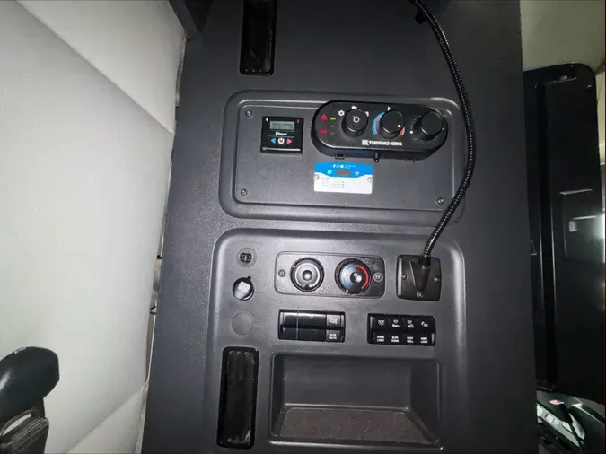 2021 Freightliner Cascadia 126