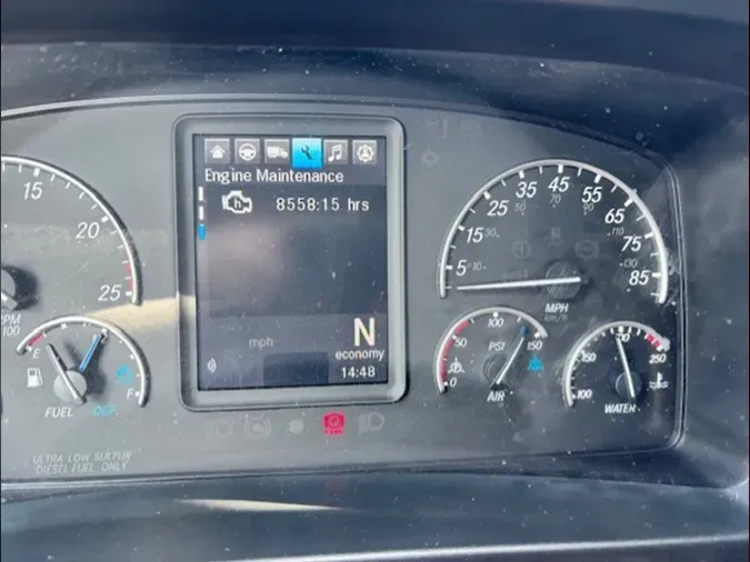 2022 Freightliner Cascadia 126