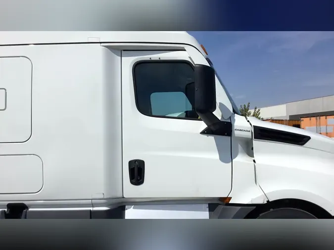 2022 Freightliner Cascadia 126055cf4cd3cf1145f81c35f4fca8925ad