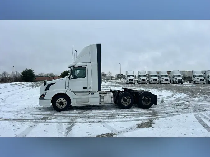 2018 Volvo VNL300