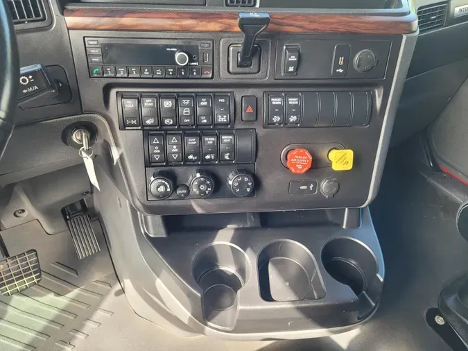 2023 International LT625