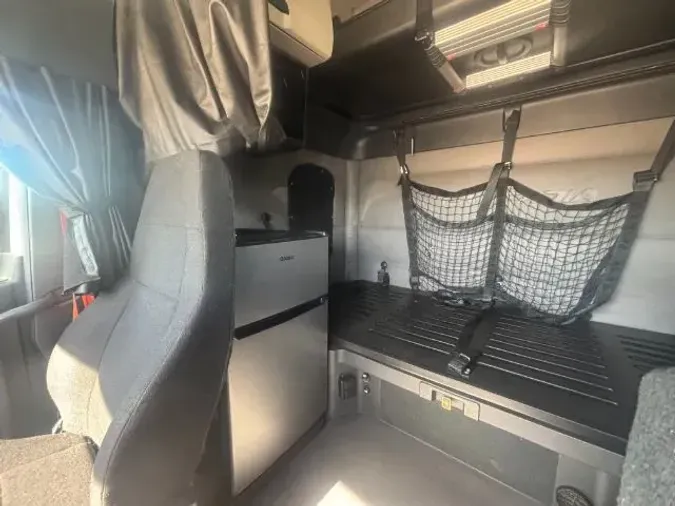2020 Freightliner New Cascadia 126