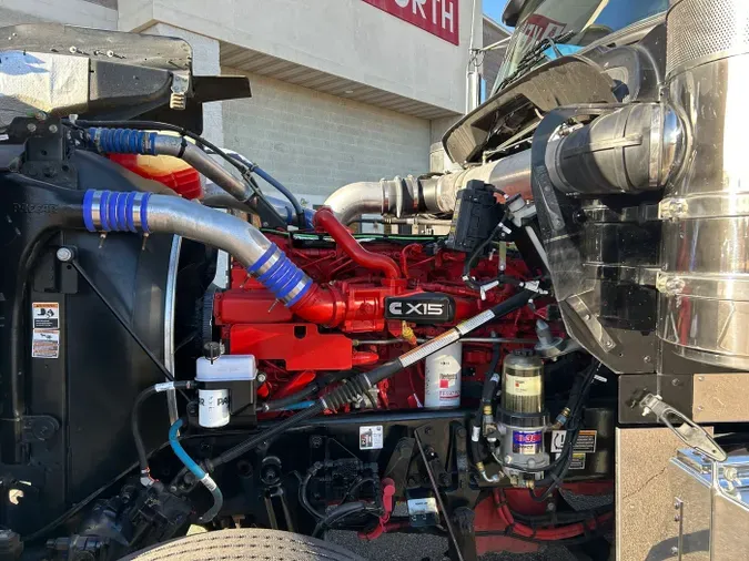 2025 Kenworth W900L055ece8ffdb37791360e2f89f1e42a1c