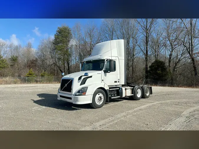 2015 Volvo VNL300