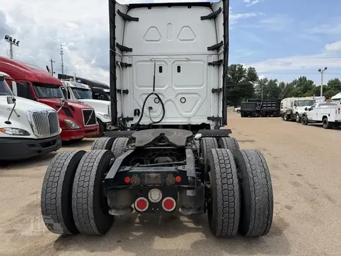 2021 FREIGHTLINER CASCADIA 126