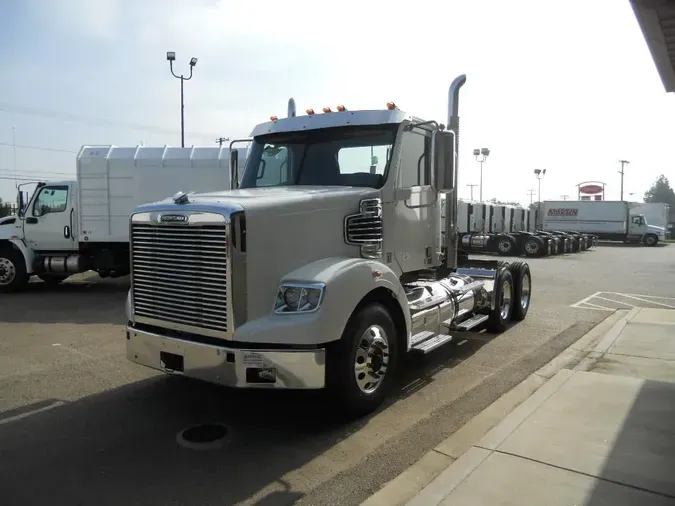 2019 Freightliner CORONADO