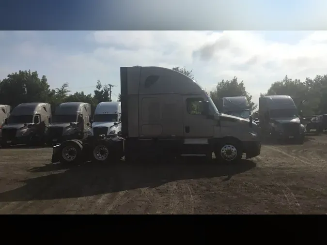2024 Freightliner Cascadia 126
