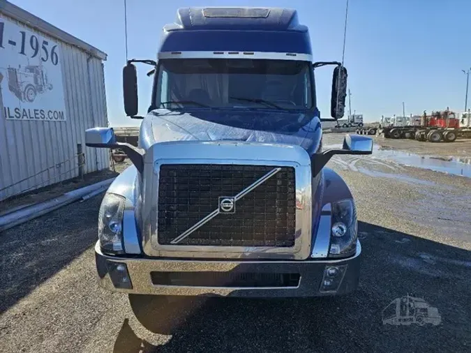 2005 VOLVO VNL64T780