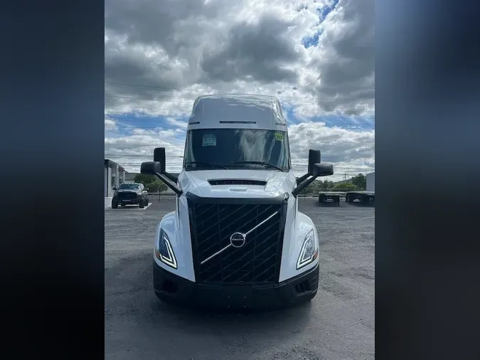 2026 VOLVO VNL64T860