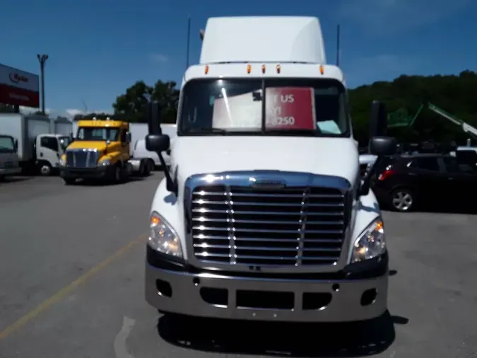 2015 FREIGHTLINER CASCADIA 113056ad6a209ff6cbb6ea307488d65c71d