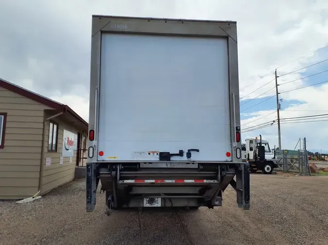 2016 FREIGHTLINER M2 106